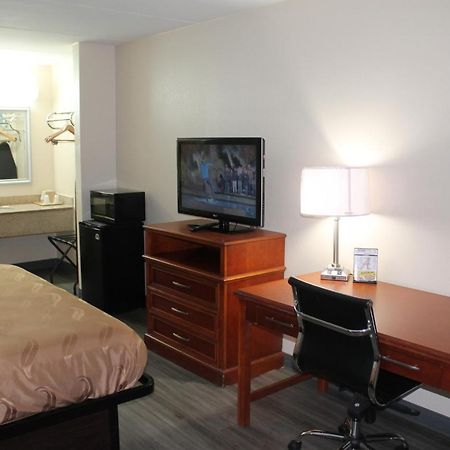 Americas Best Value Inn Tuscaloosa Exterior foto