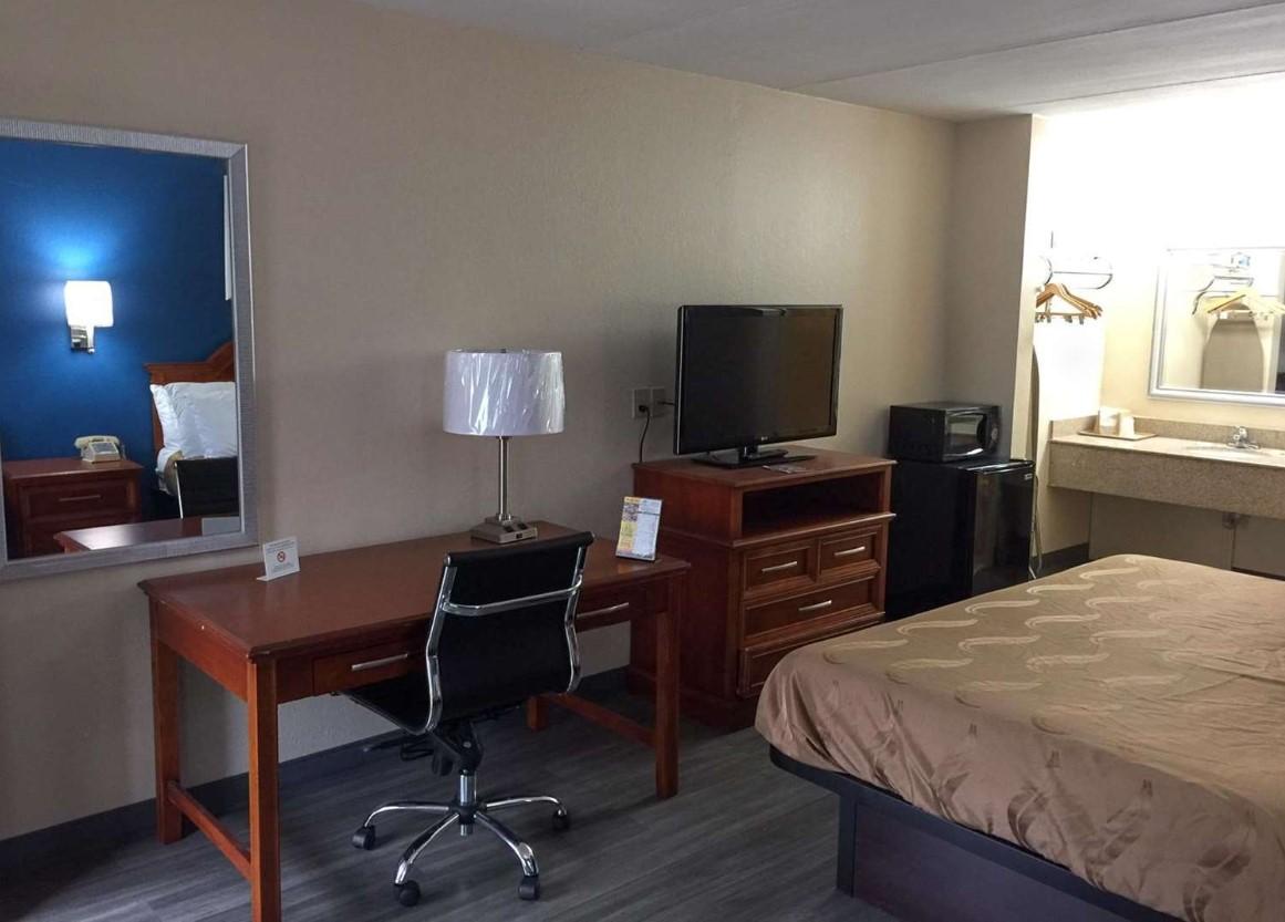 Americas Best Value Inn Tuscaloosa Exterior foto
