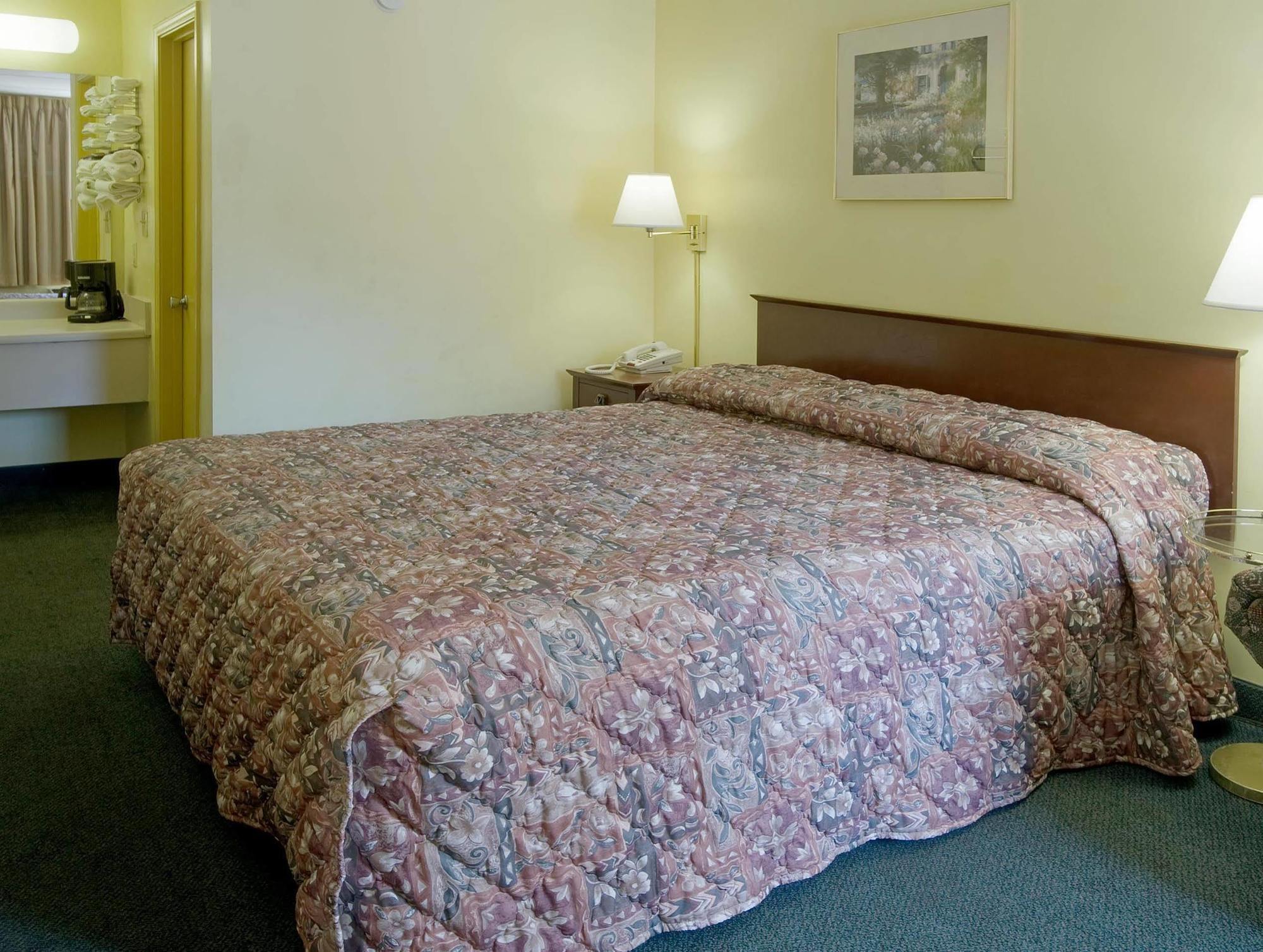 Americas Best Value Inn Tuscaloosa Exterior foto