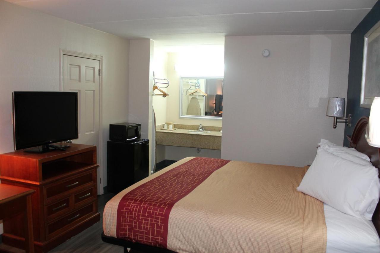 Americas Best Value Inn Tuscaloosa Exterior foto