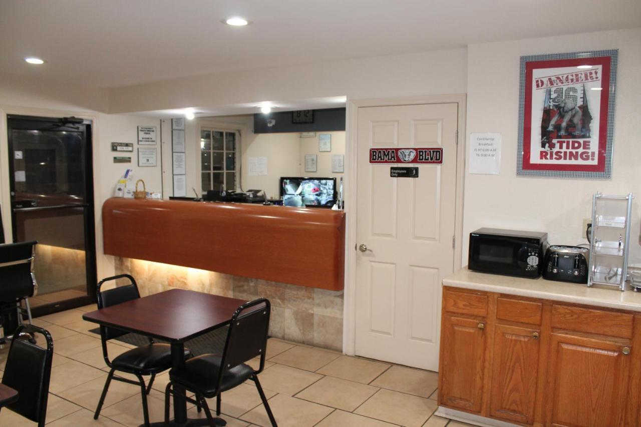 Americas Best Value Inn Tuscaloosa Exterior foto