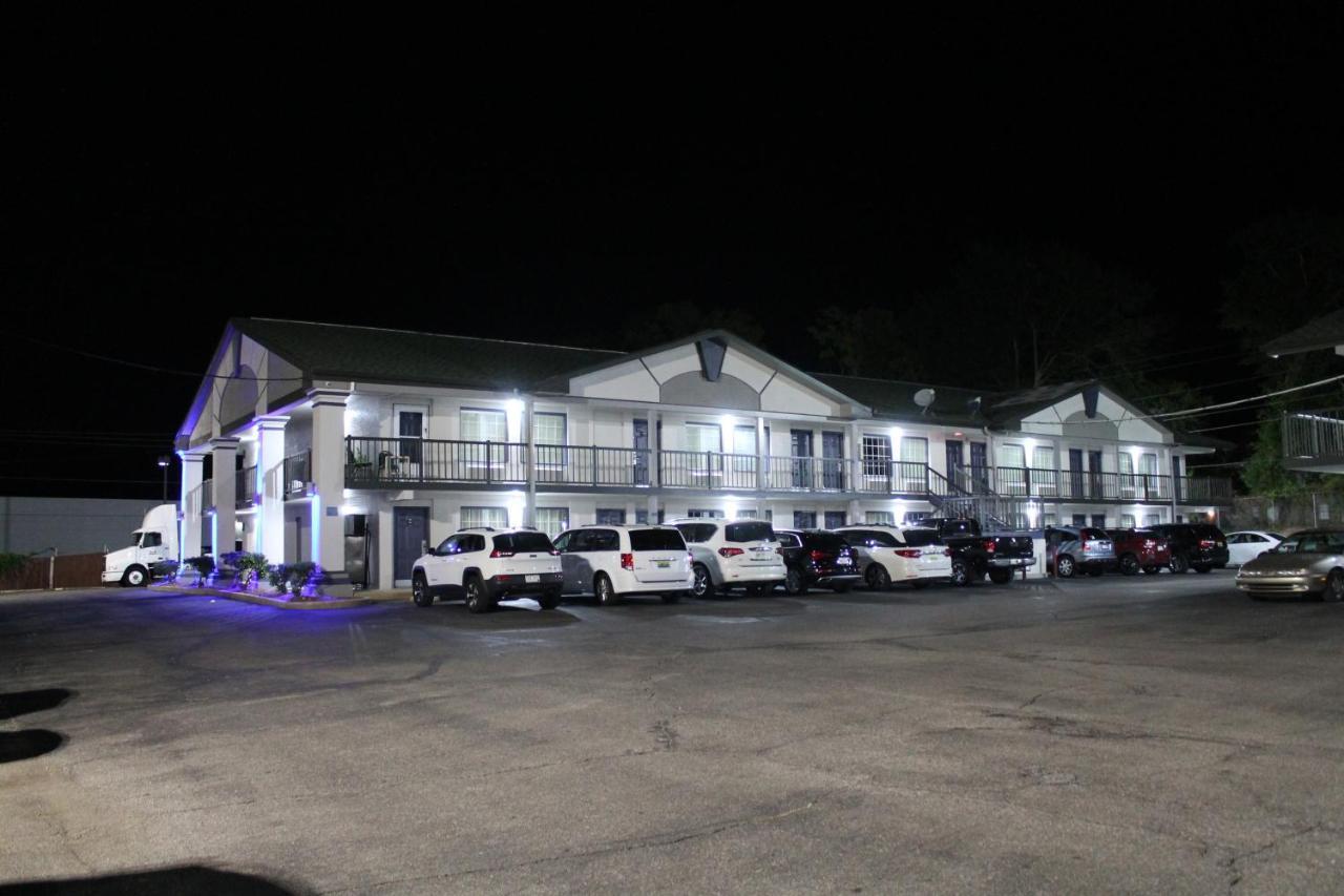 Americas Best Value Inn Tuscaloosa Exterior foto
