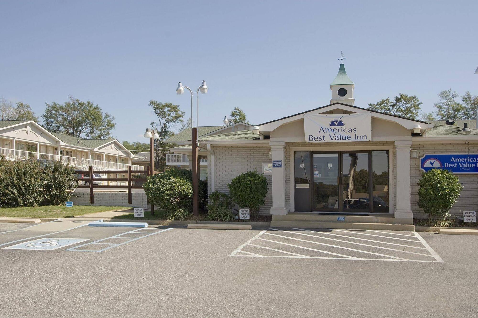Americas Best Value Inn Tuscaloosa Exterior foto